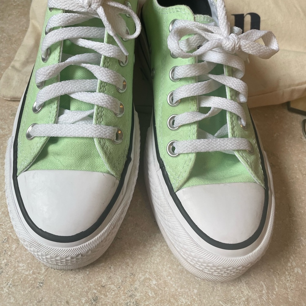 Converse Chuck Taylor Platform Skrs |Color: Mint Green | Size: 5 (more like a 6)